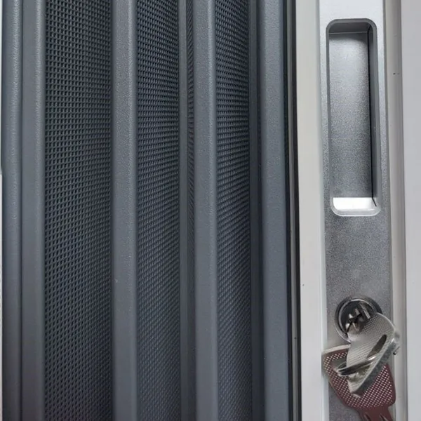 Cửa xếp lá nhôm